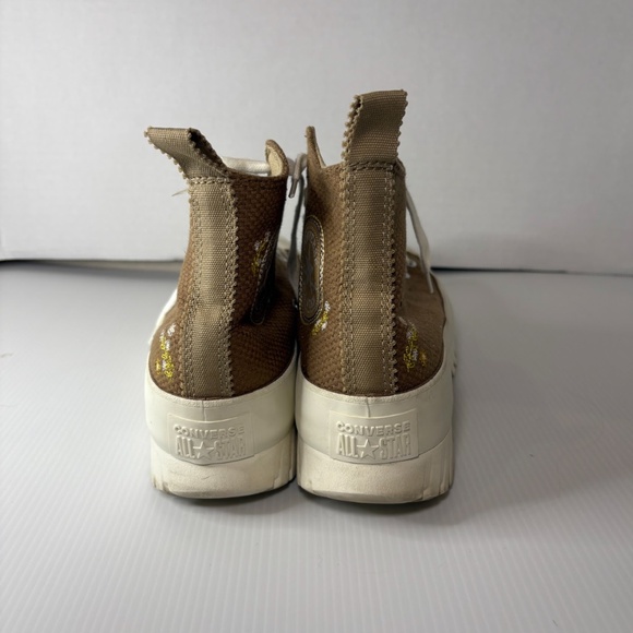 Converse Chuck Taylor All Star Lugged 2.0 Hi Shoe Womens 10 Sand Dune Floral - Picture 2 of 9